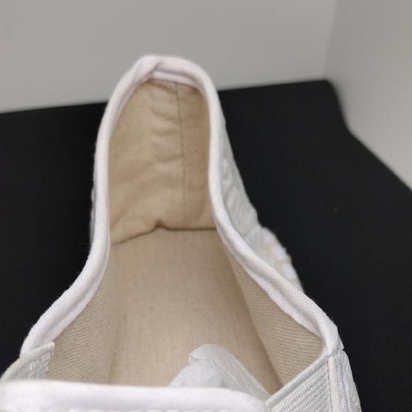 Chic White Espadrille Slip-On Shoes Effortless Summer Style, Size 7 - Picture 7 of 8